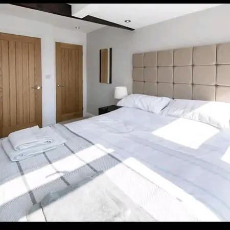 아파트 The Loft At Mayfield,